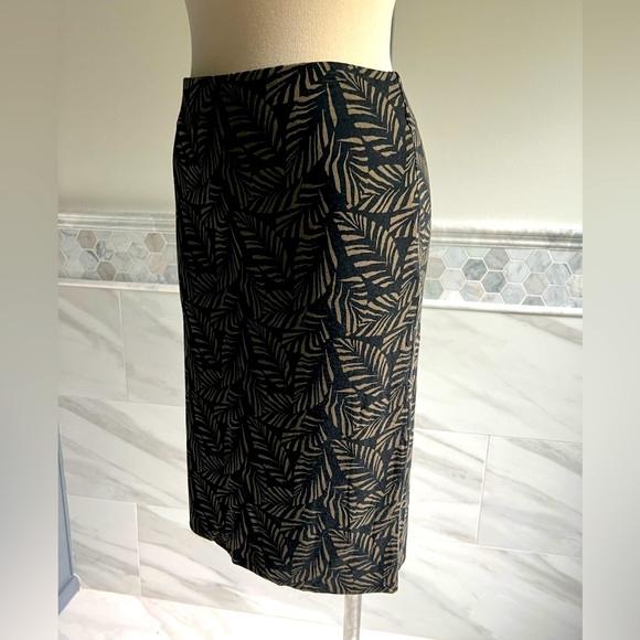 LOFT Stretch Tube/Pencil Leaf Print Knit Skirt Sz M - Picture 3 of 8